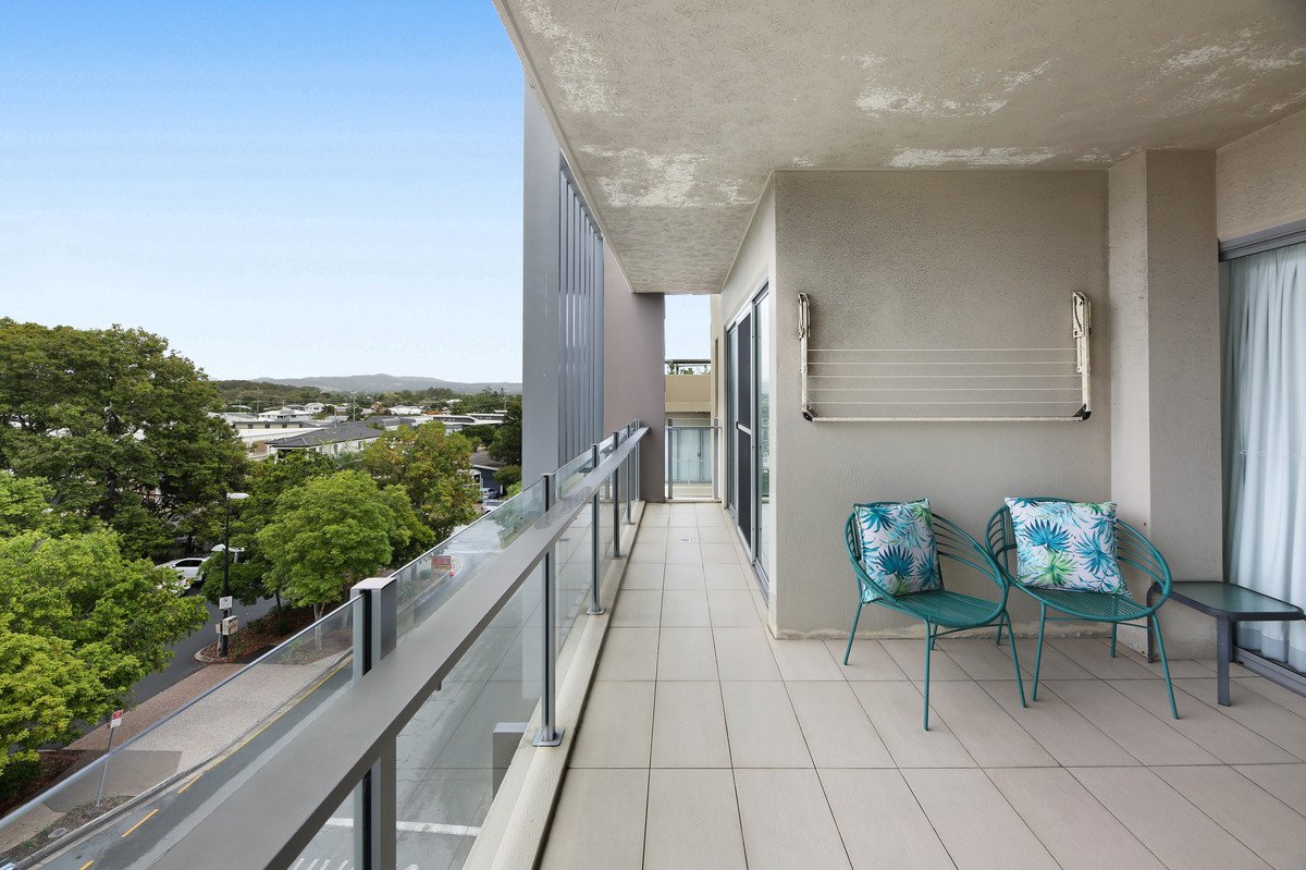 201/1 Toombul Avenue MIAMI 13