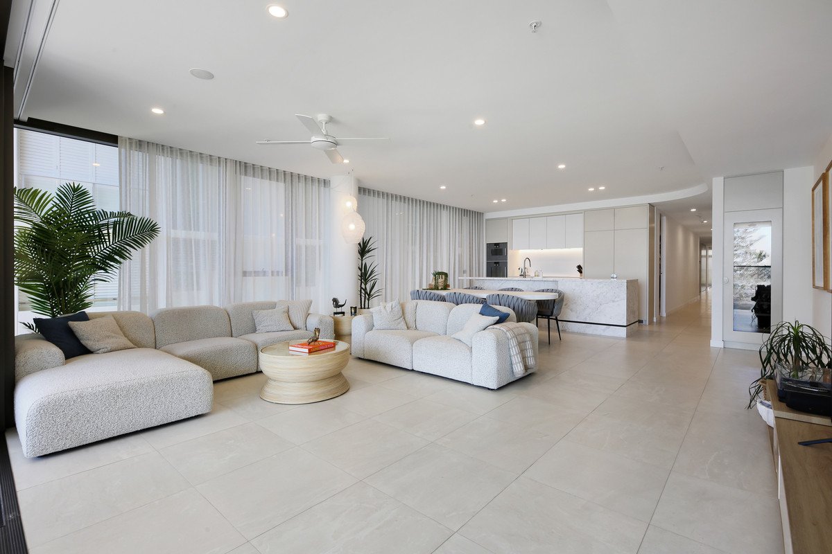 201/112 The Esplanade Burleigh Heads 9