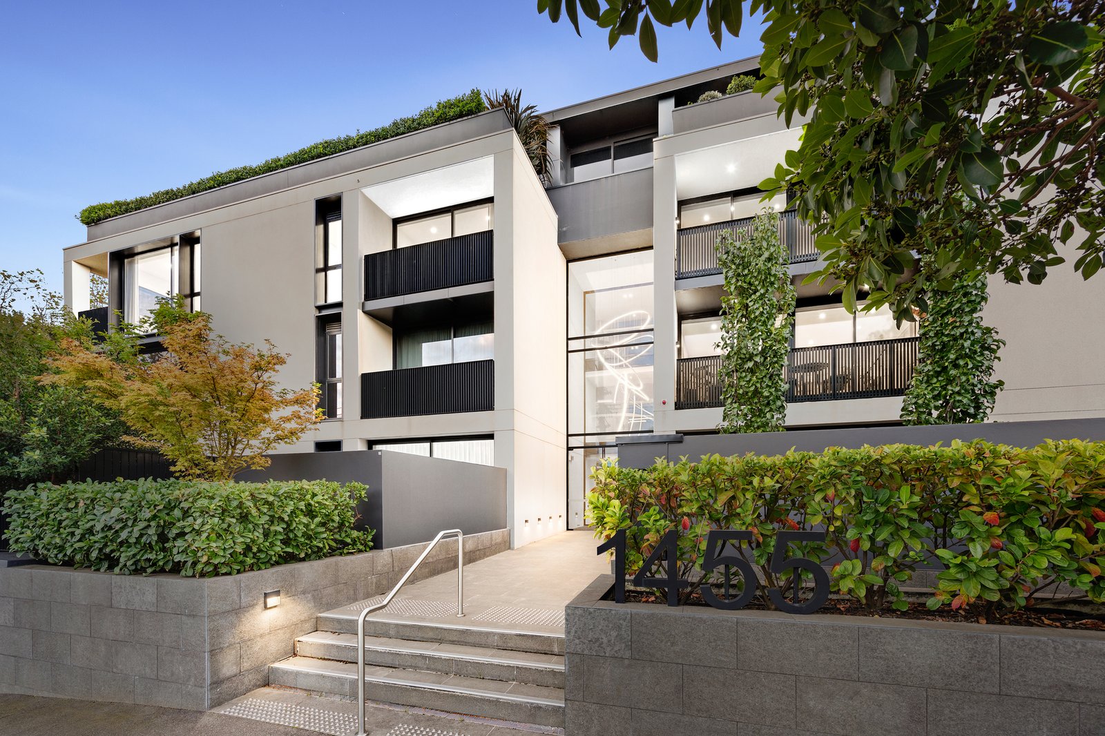 Gallery: 201/1455 High Street