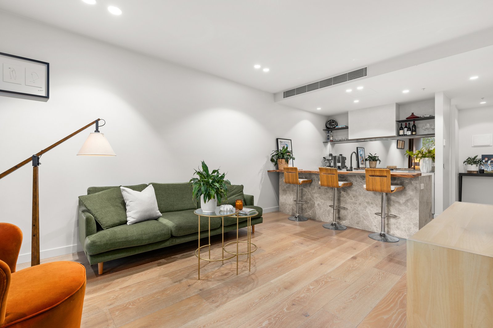 Gallery: 201/1455 High Street
