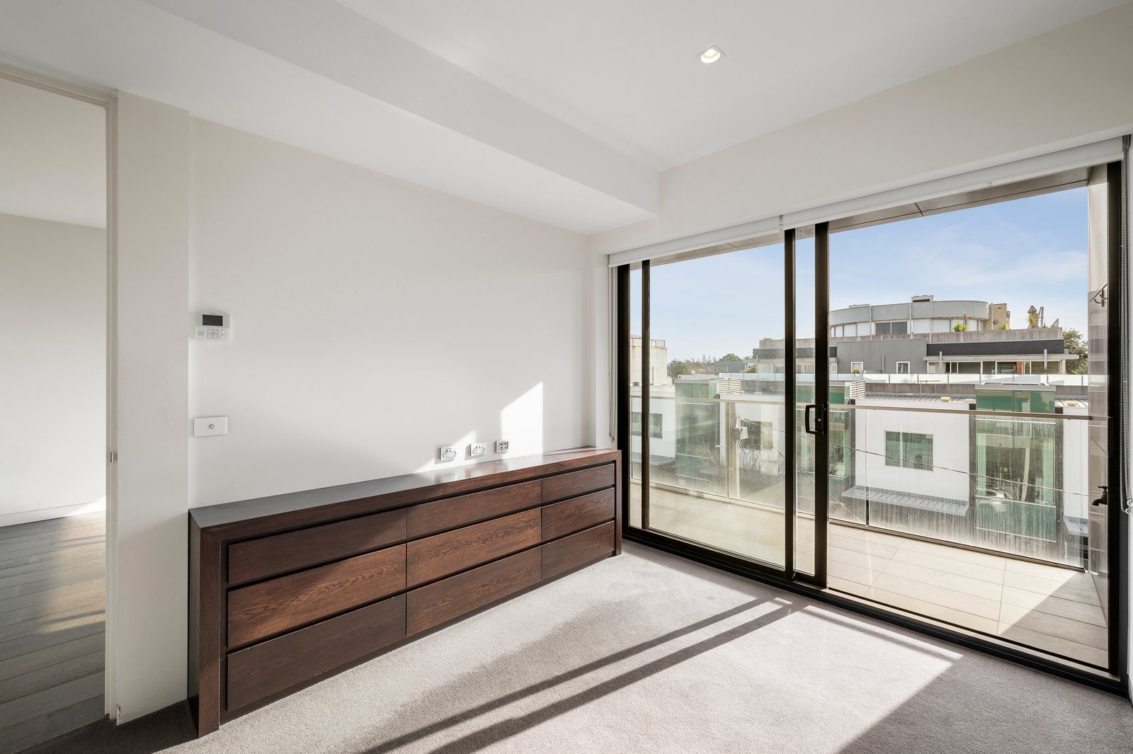 Gallery: 201/184 Bay Street