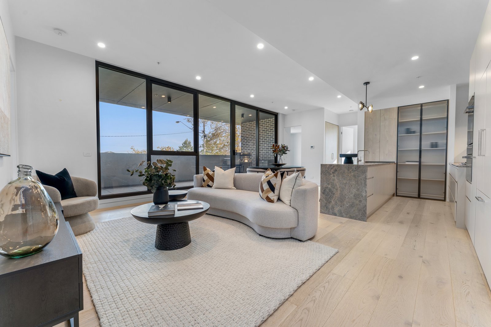 Gallery: 201/184 Huntingdale Road