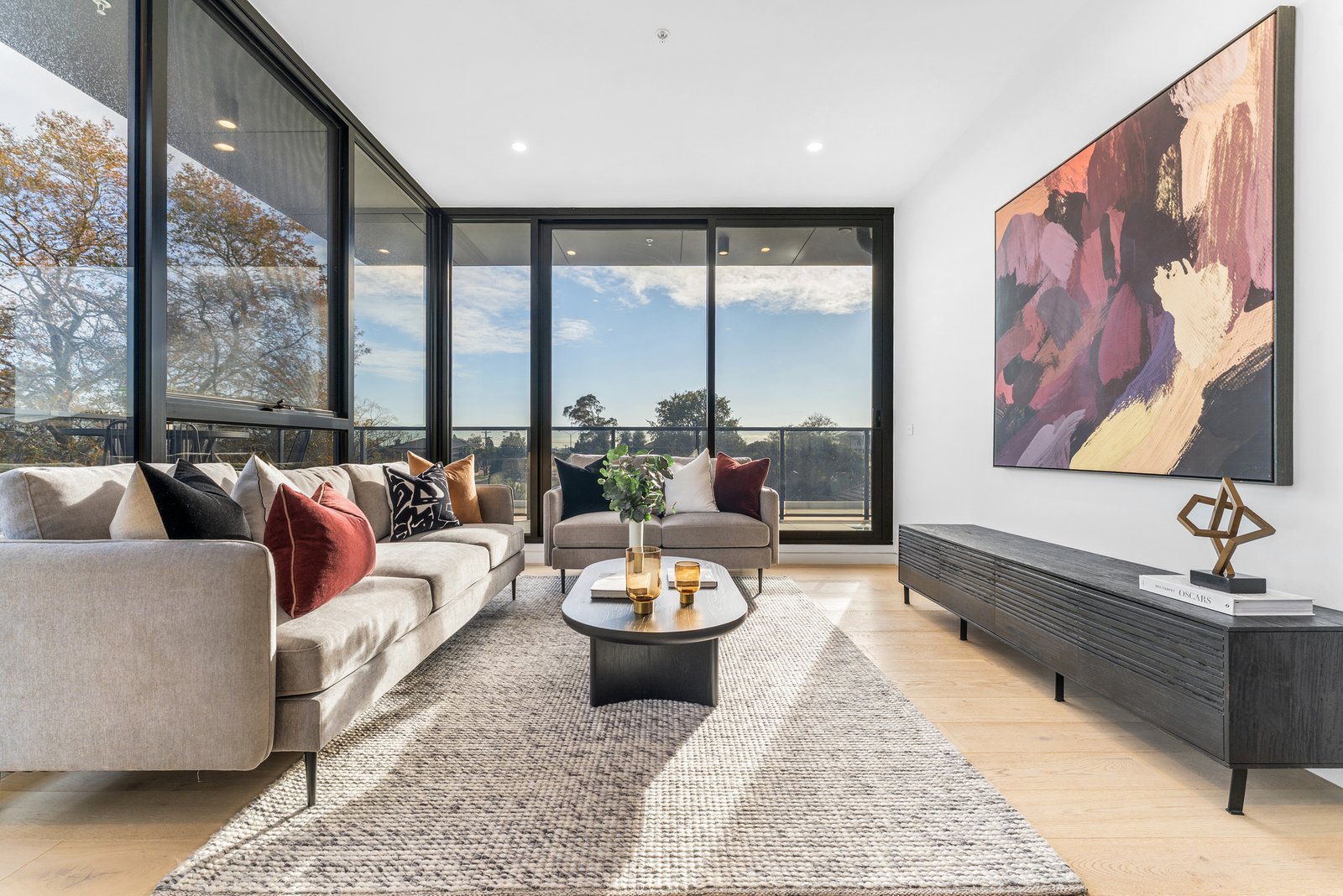 Gallery: 201/184 Huntingdale Road