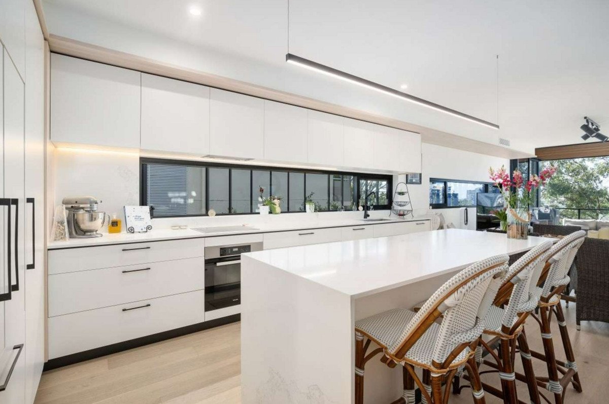 201/24 East Street Burleigh Heads 4