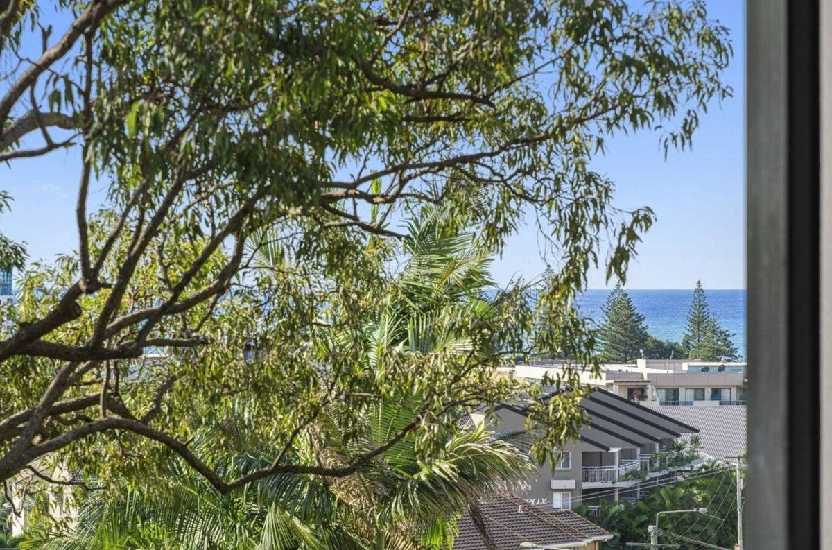 201/24 East Street Burleigh Heads 7