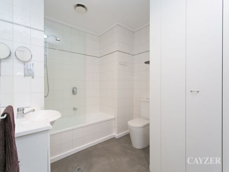 Gallery: 201/28 Bank Street