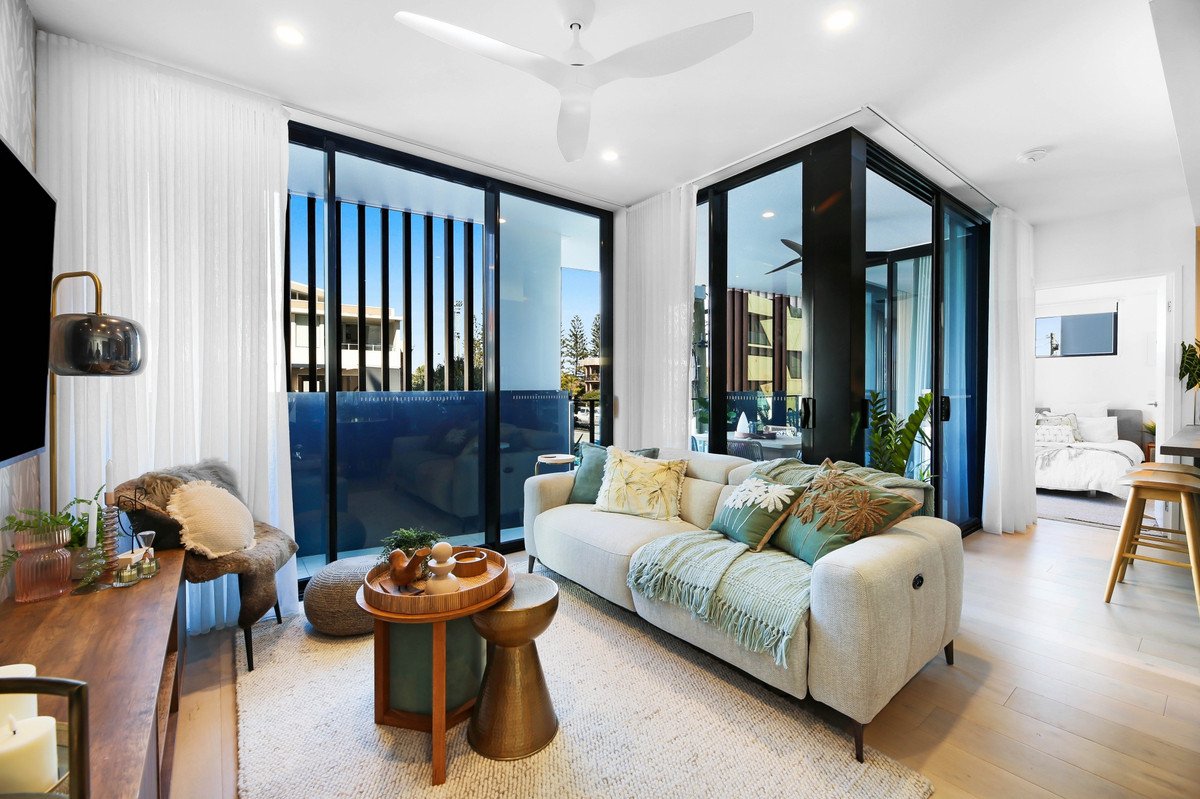 201/3 Twenty Third Avenue Palm Beach 7