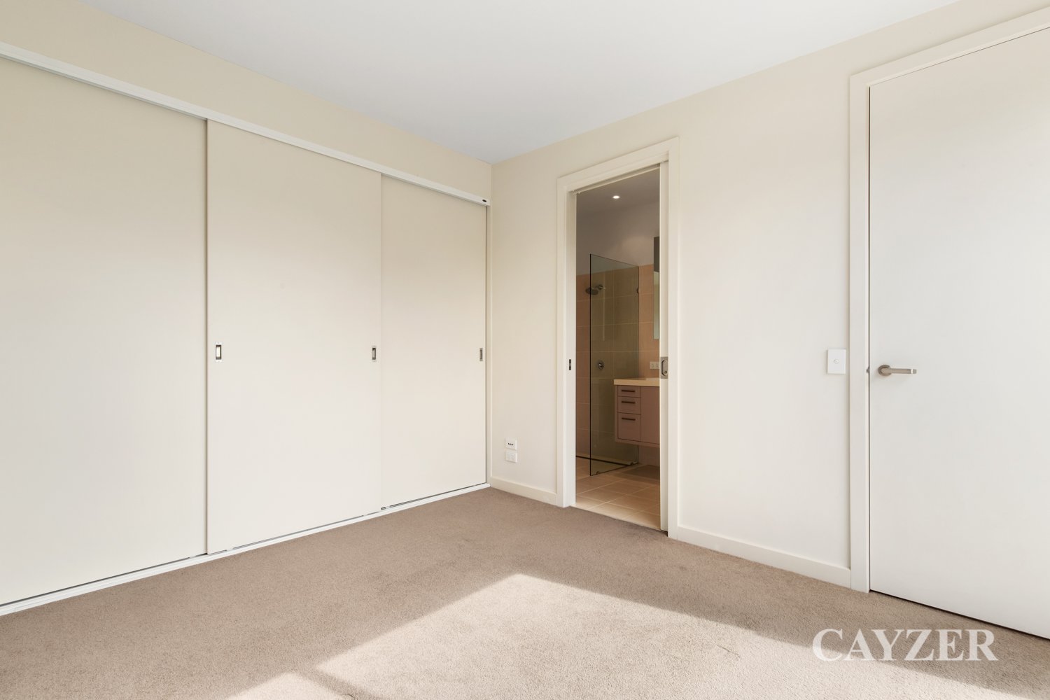 Gallery: 201/409 Bay Street