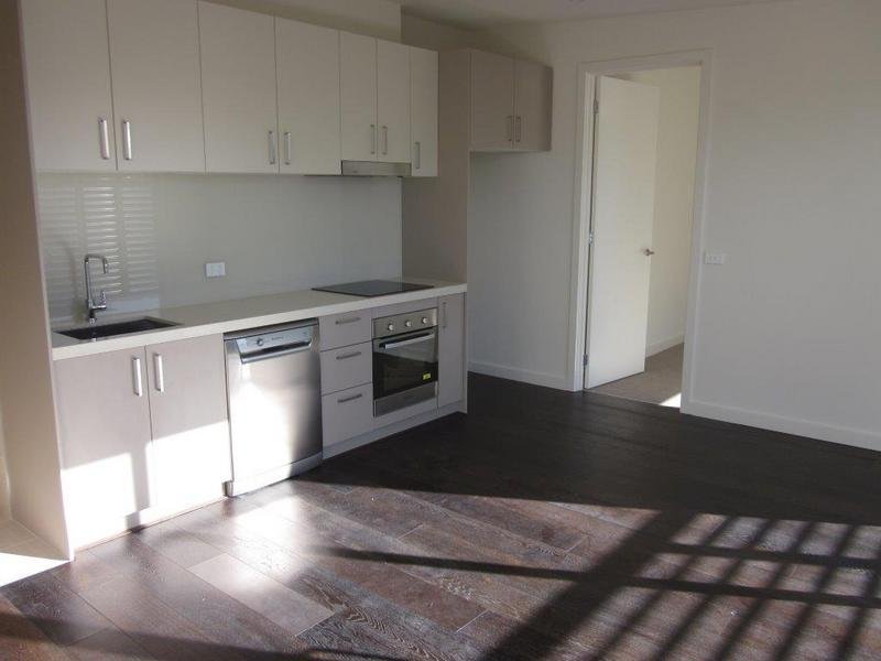 Gallery: 201/409 Bay Street