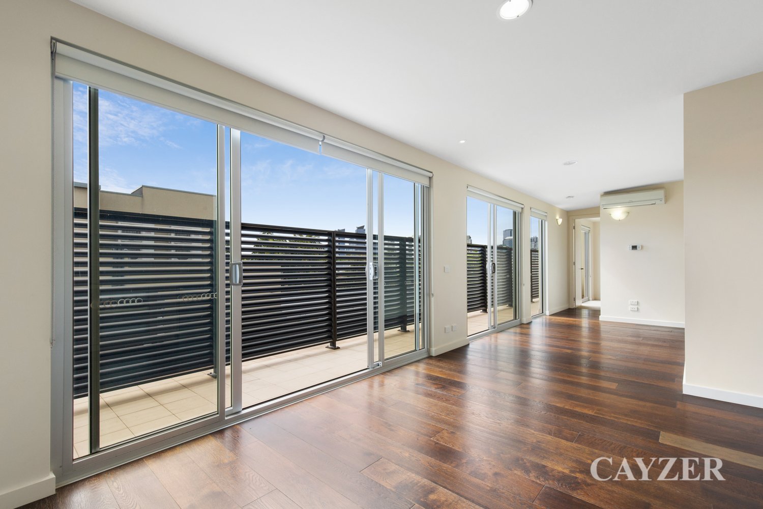 Gallery: 201/409 Bay Street