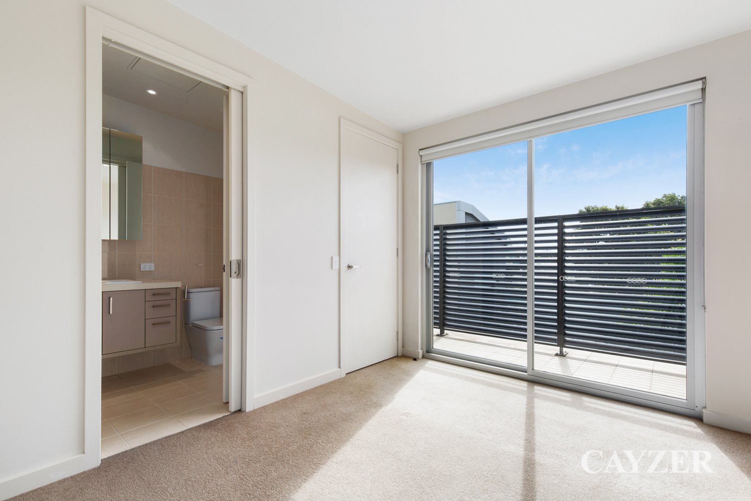 Gallery: 201/409 Bay Street