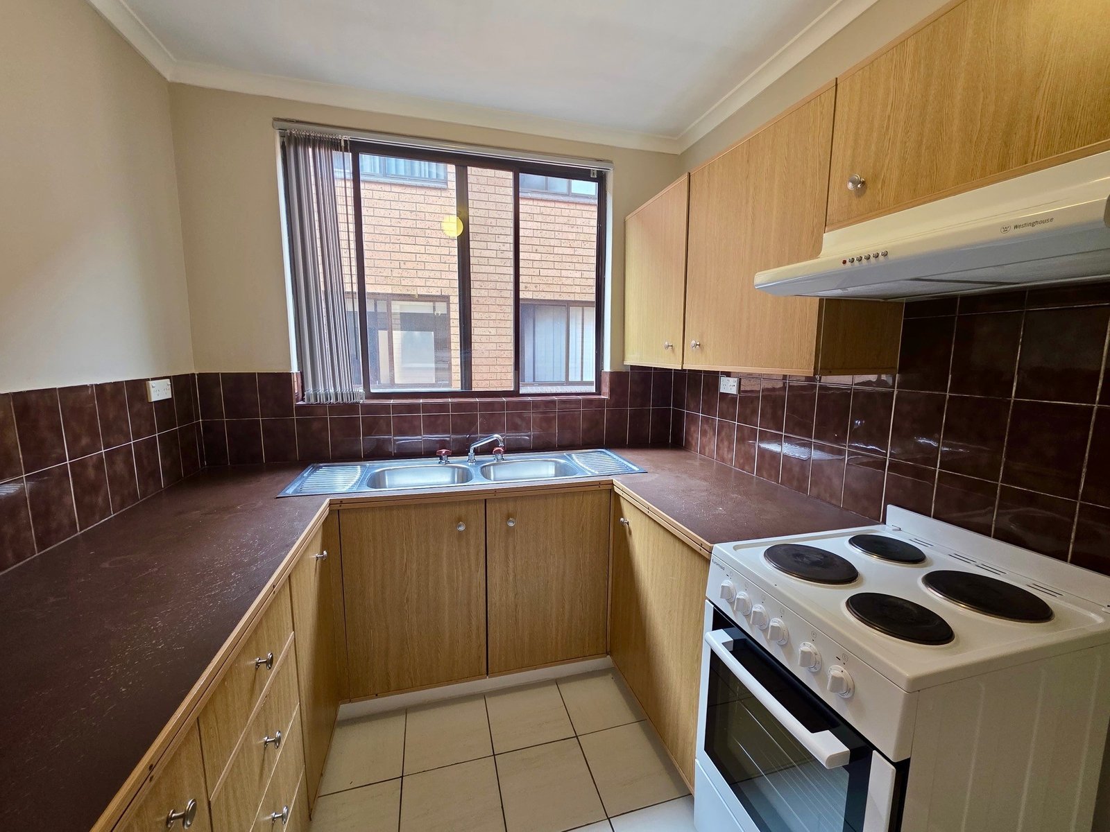 20/142 Moore Street LIVERPOOL 4