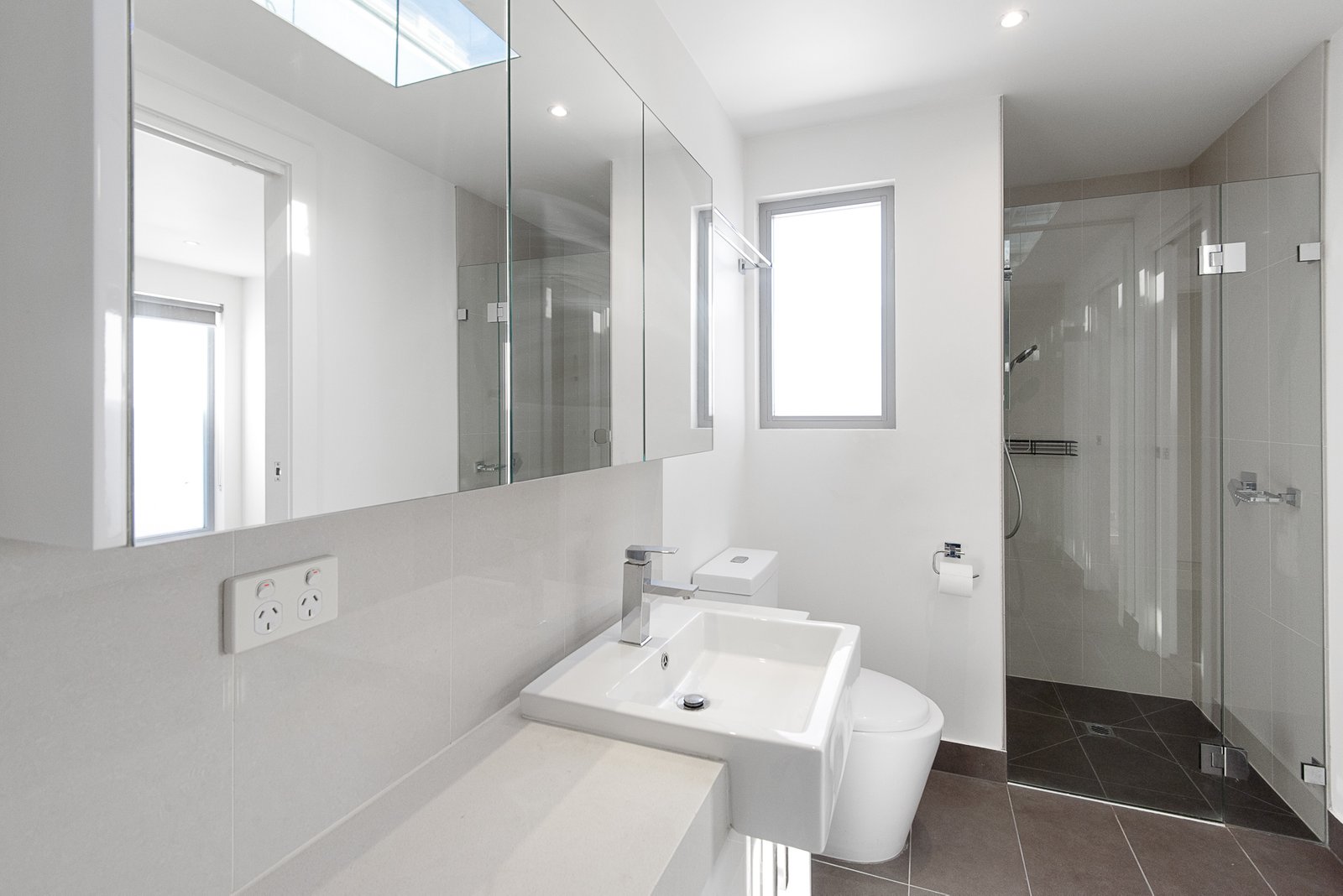 Gallery: 201/555 Highett Road