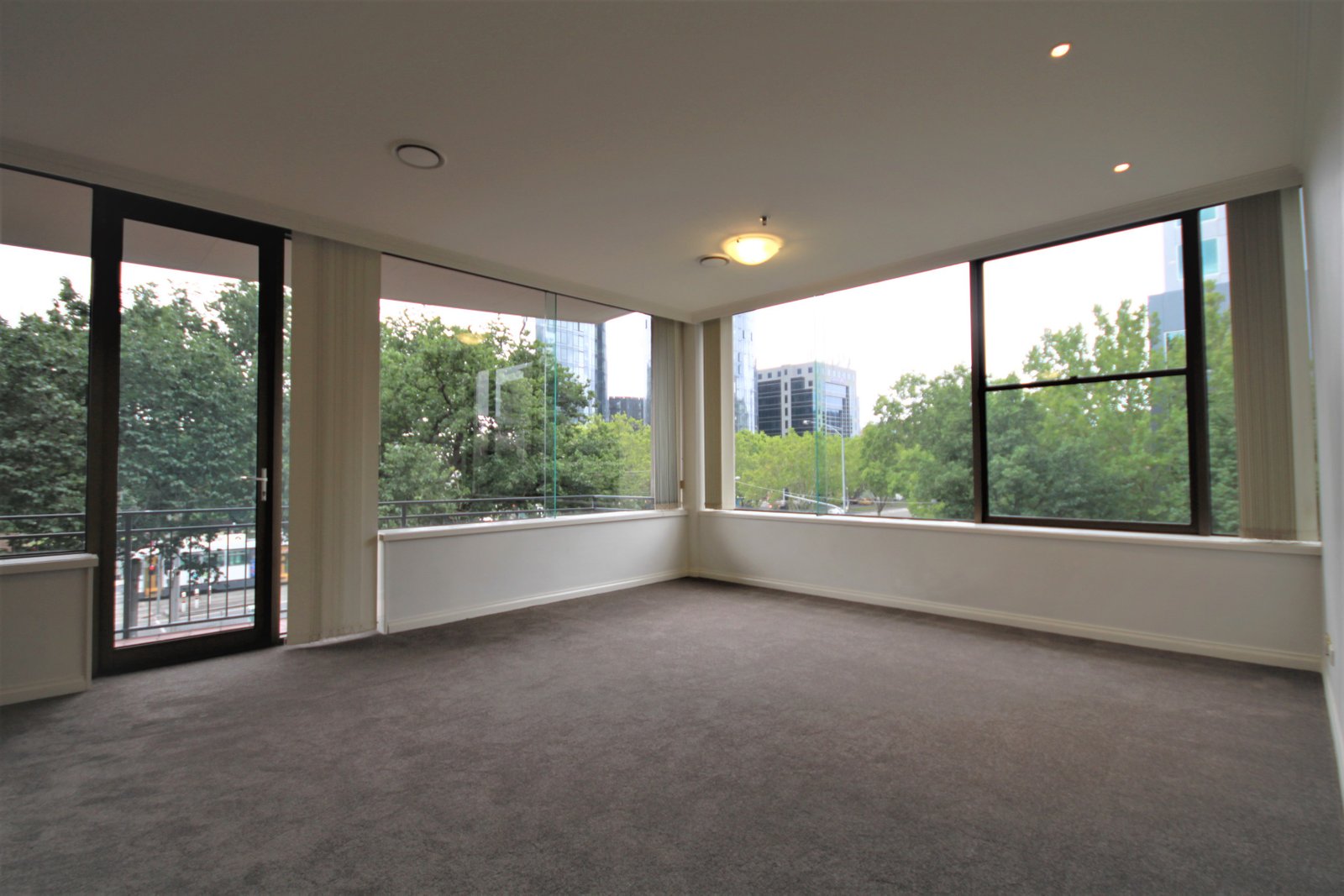 Gallery: 201/598 St Kilda Road
