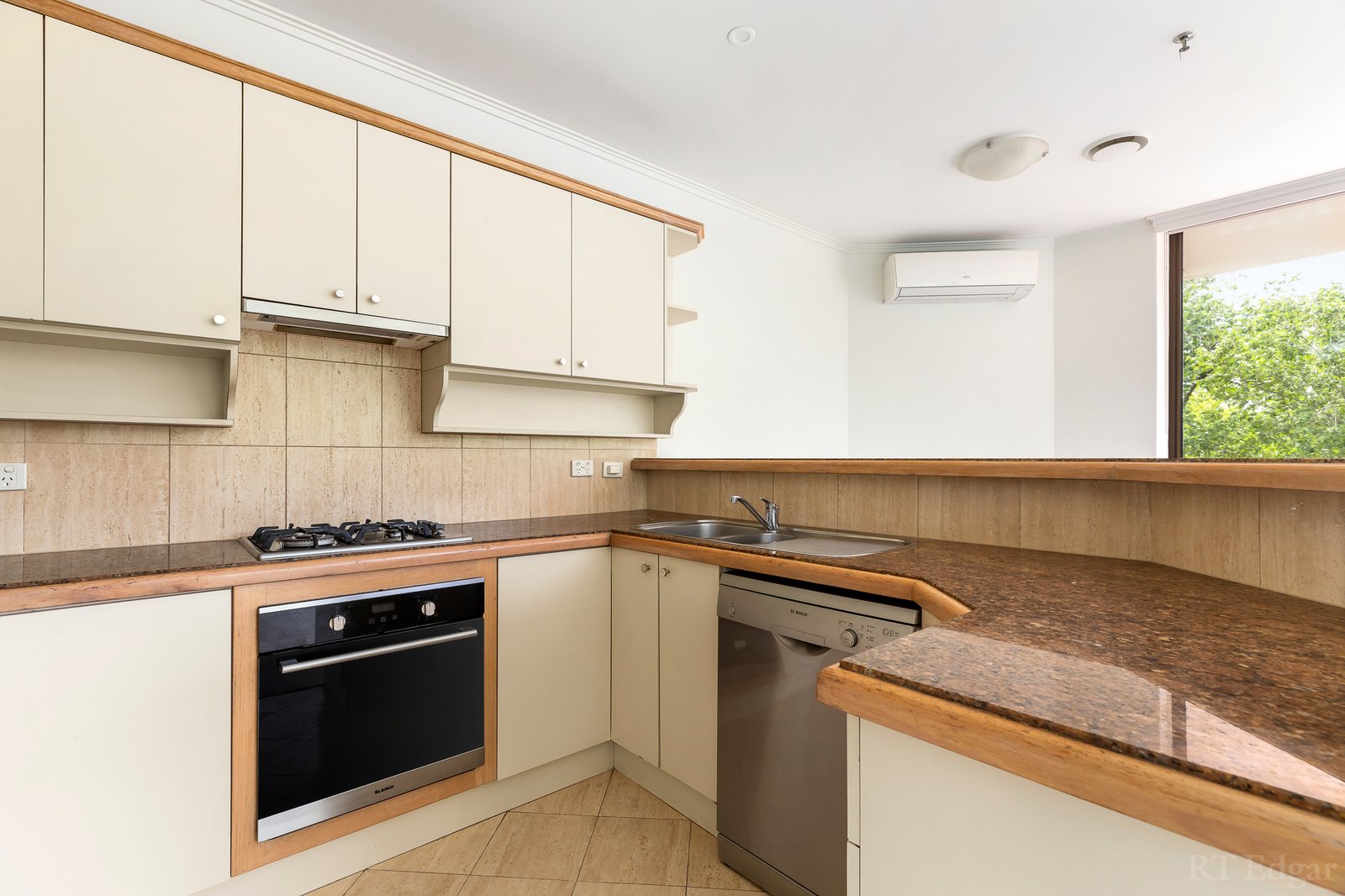 Real Estate and Property in 201/598 St Kilda Road, Melbourne, VIC