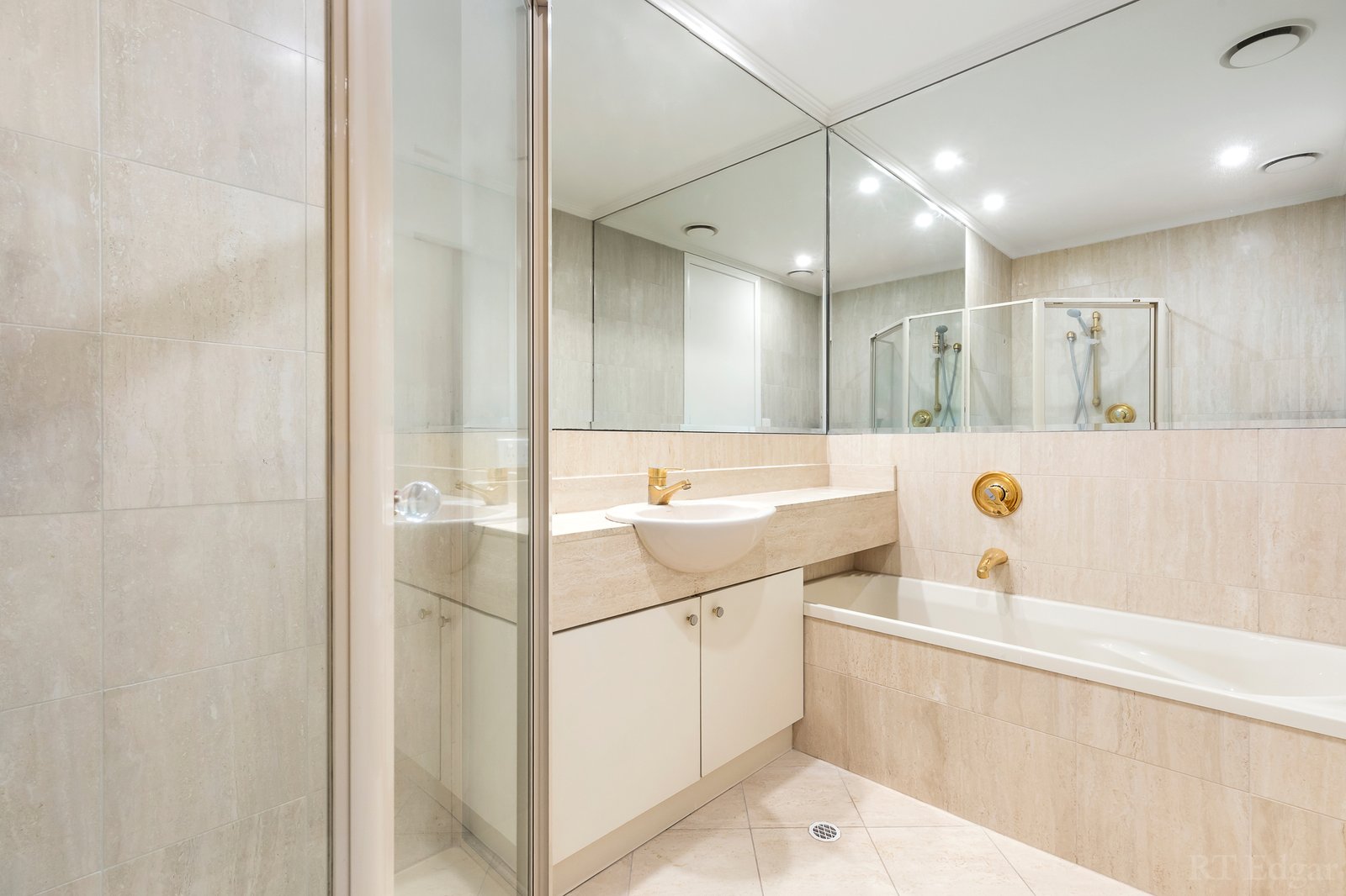 Real Estate and Property in 201/598 St Kilda Road, Melbourne, VIC