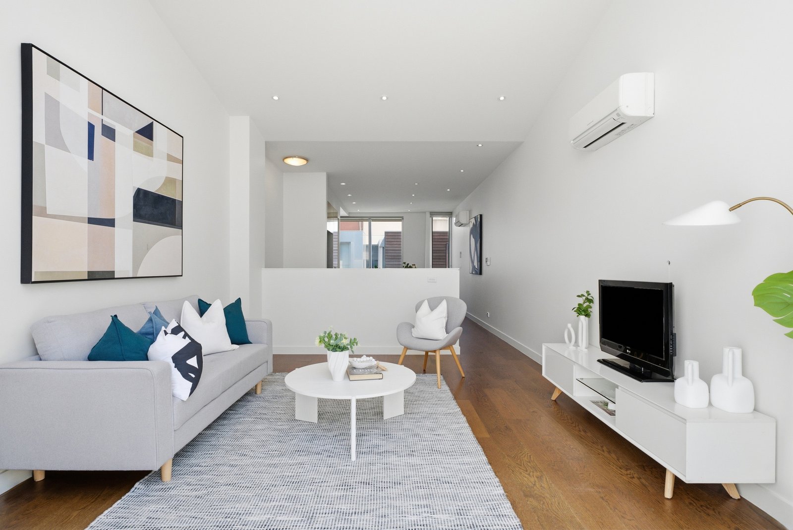 Gallery: 20/170 Beach Road