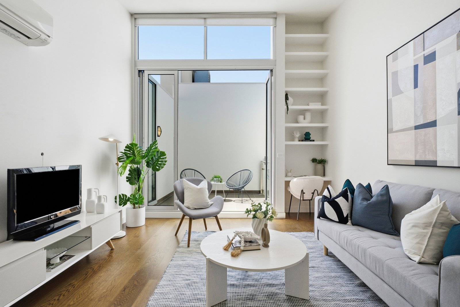 Gallery: 20/170 Beach Road
