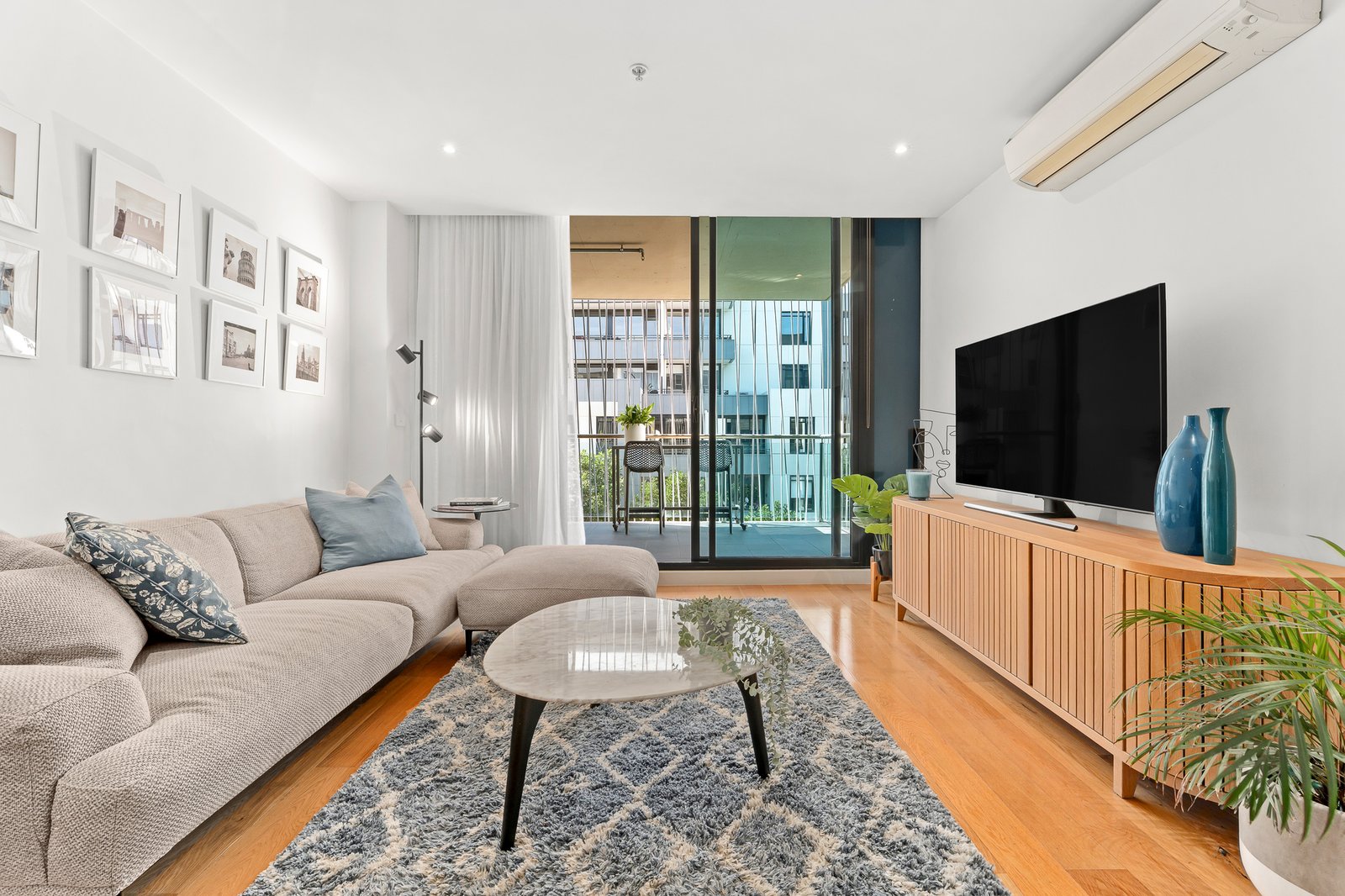 Gallery: 201/77 Nott Street