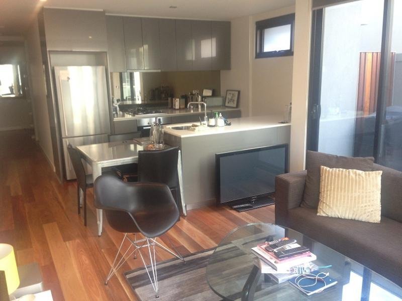 Gallery: 201/88 Dow Street