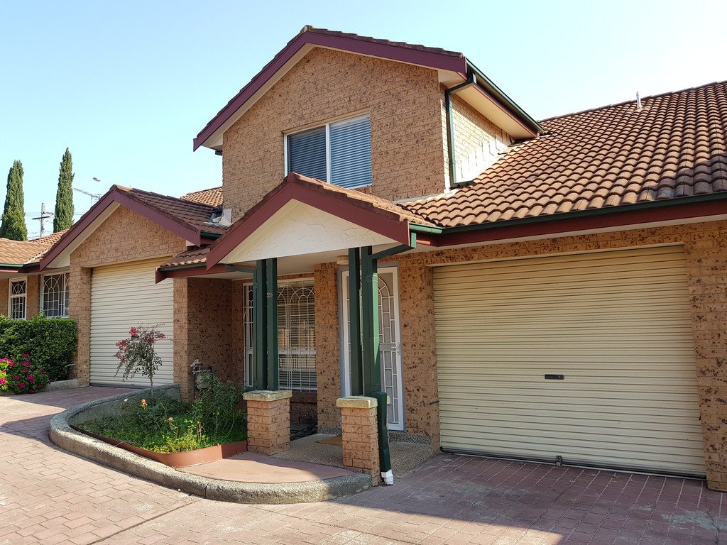 20/1A Bassett Street HURSTVILLE 1