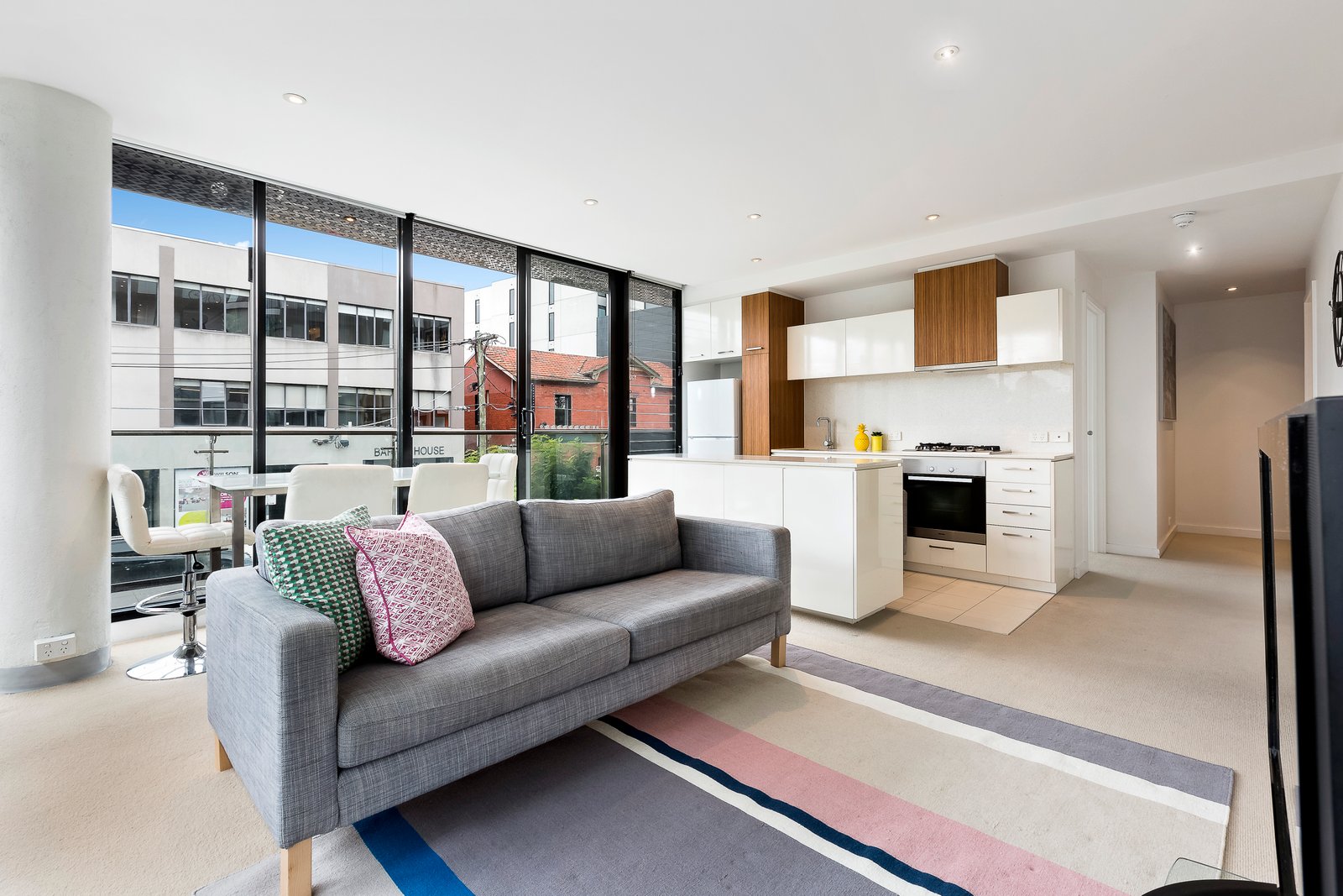 Gallery: 201A/33 Inkerman Street