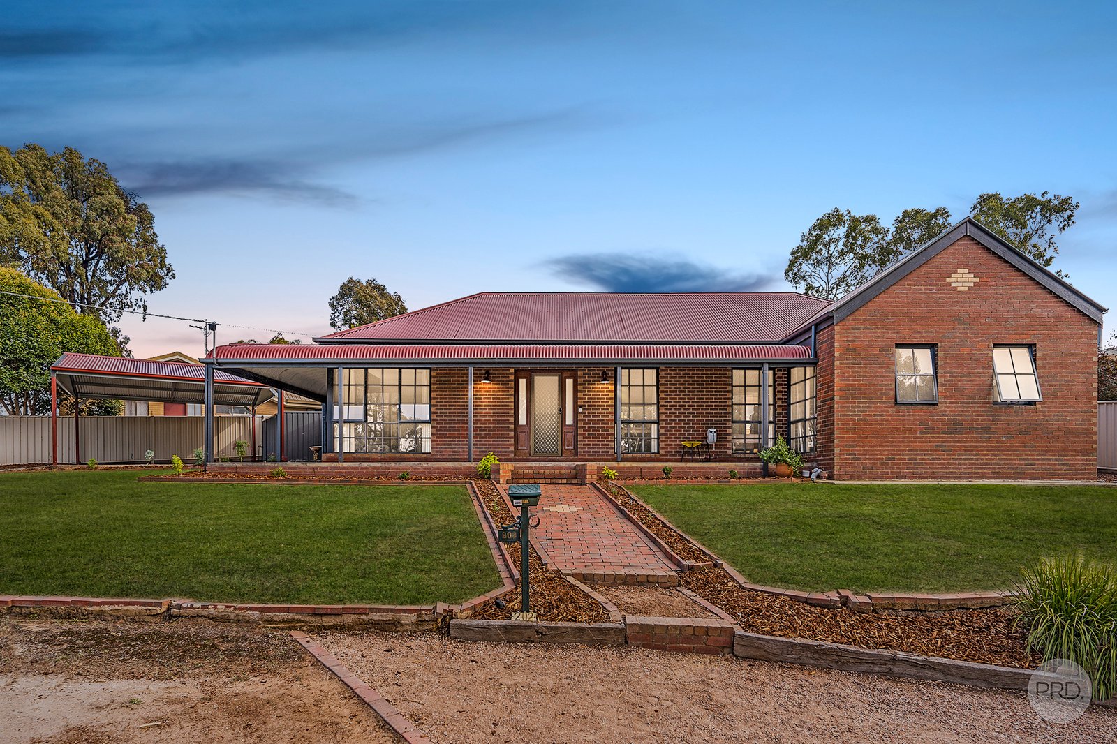 202 Aspinall Street KANGAROO FLAT 1