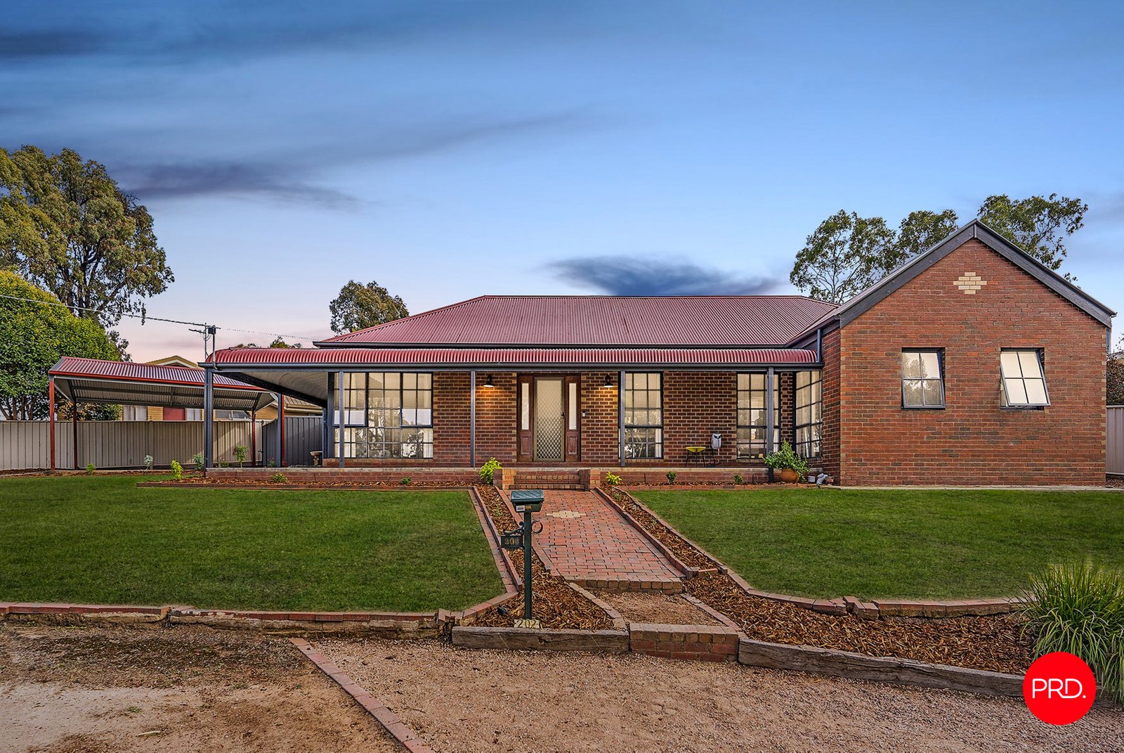 202 Aspinall Street KANGAROO FLAT 1