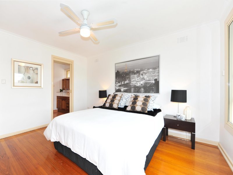 Gallery: 202 Centre Dandenong Road