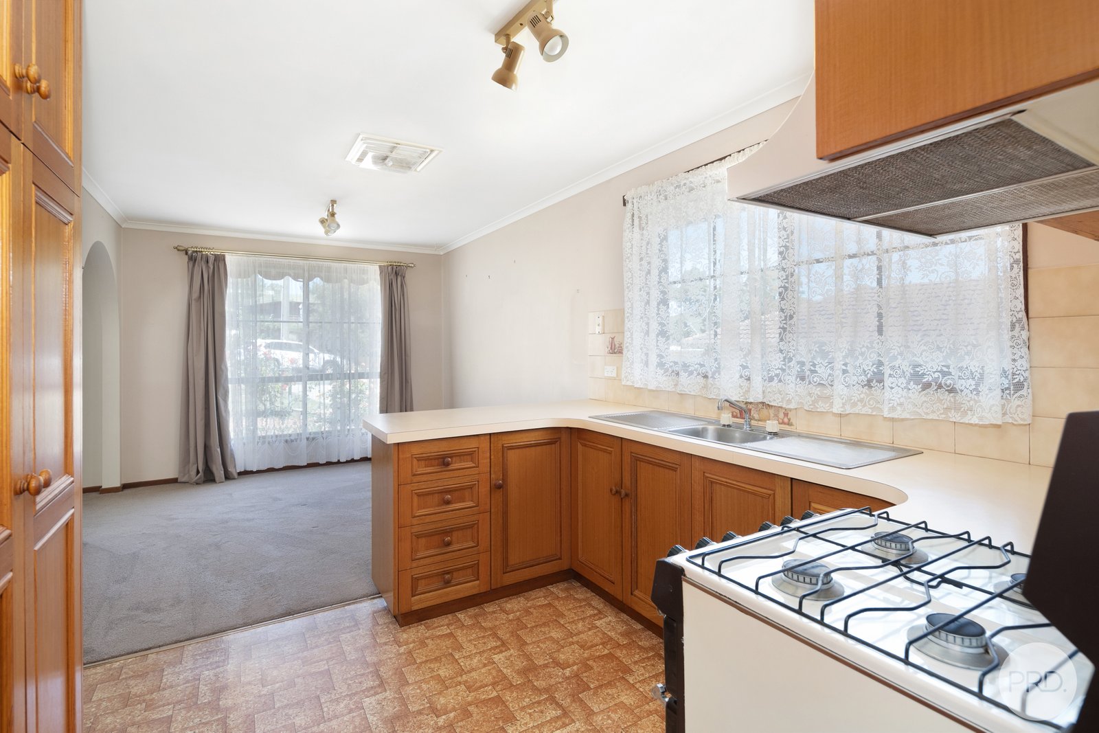 202 Larter Street GOLDEN POINT 3