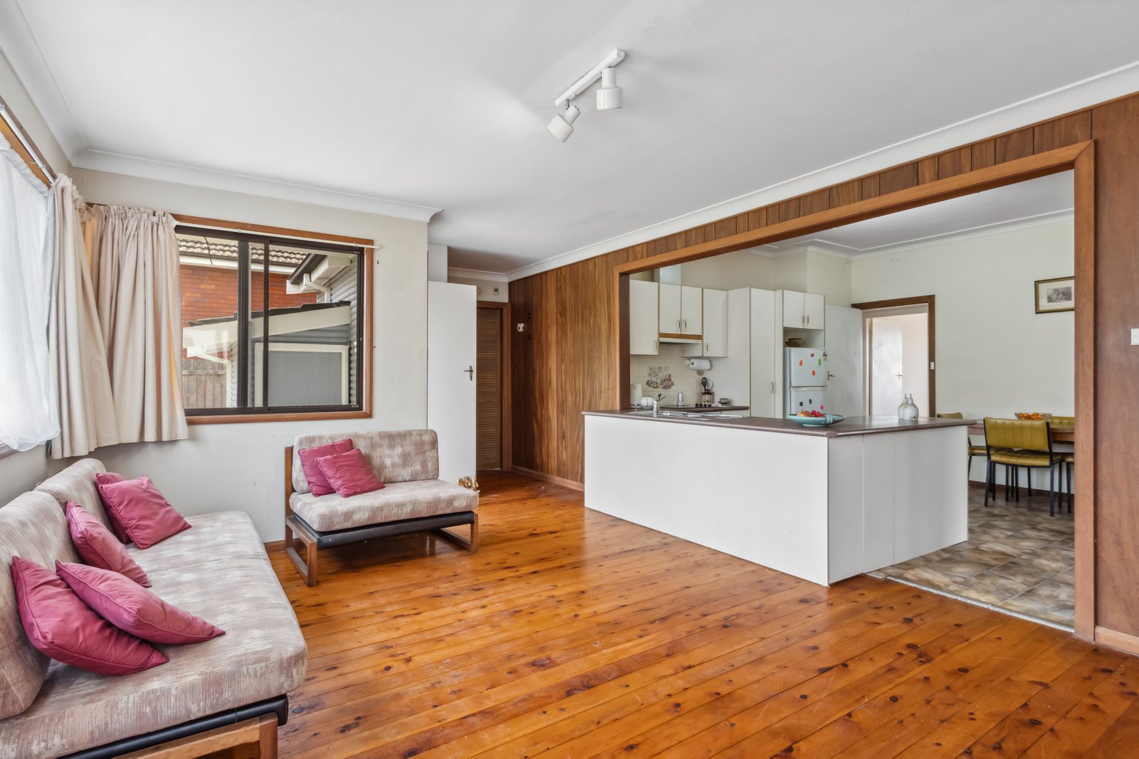 202 Lorraine Street PEAKHURST HEIGHTS 3