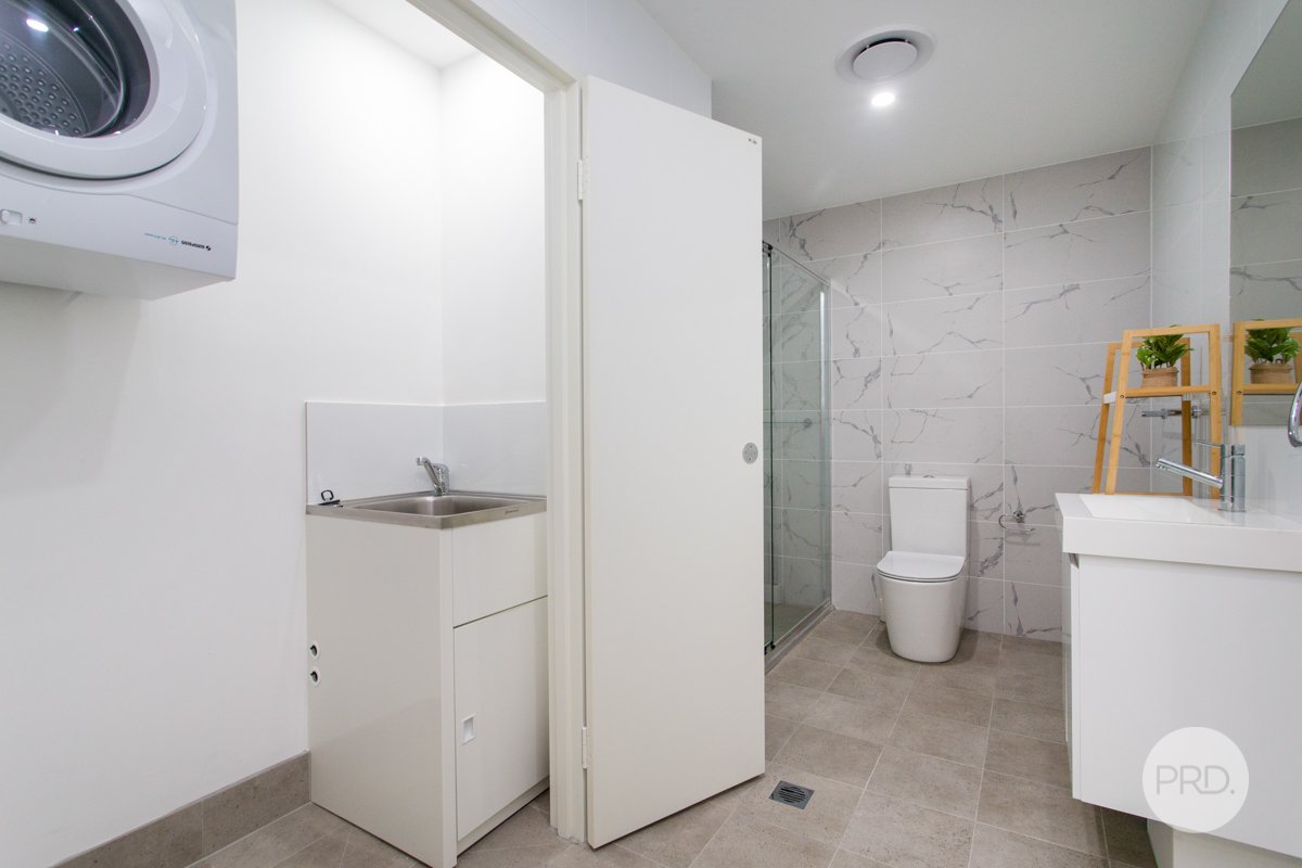 202/1 Caribbean Promenade JORDAN SPRINGS 11