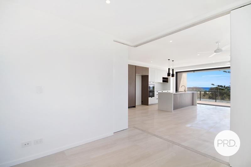 202/106 Pacific Parade BILINGA 4