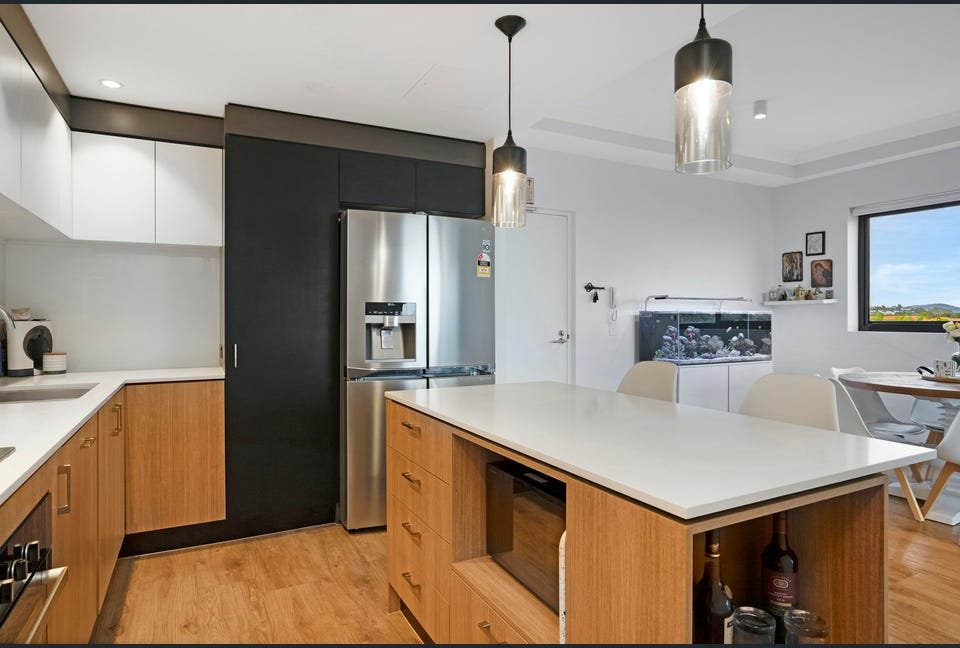 202/112 Palm Meadows Drive CARRARA 3