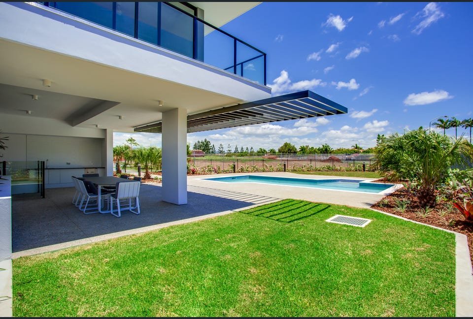 202/112 Palm Meadows Drive CARRARA 5