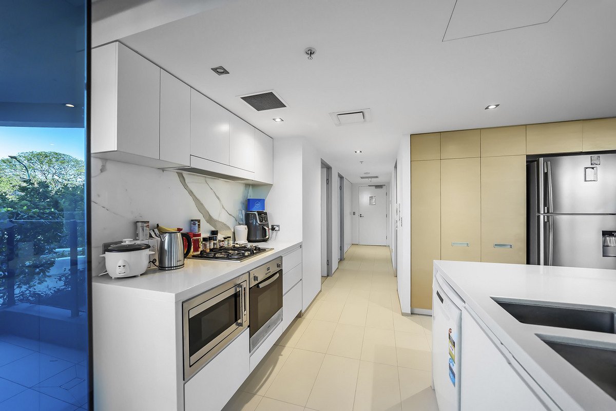 2021/2-14 The Esplanade Burleigh Heads 4