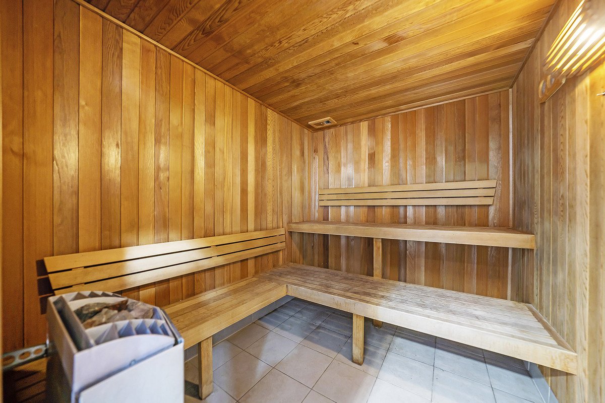 2021/2-14 The Esplanade Burleigh Heads 13