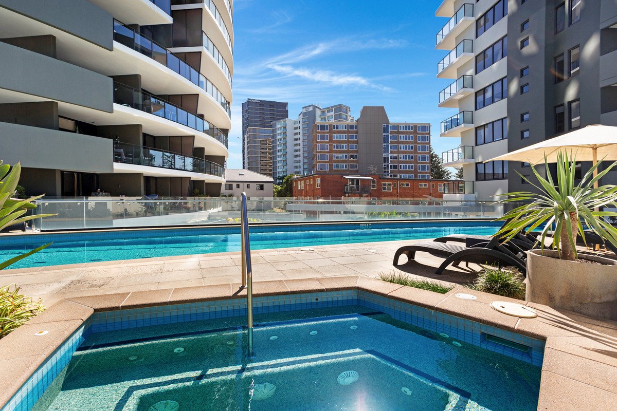 2021/2-14 The Esplanade Burleigh Heads 1