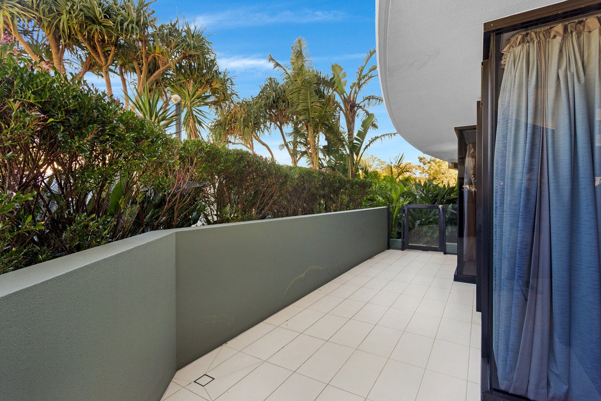 2021/2-14 The Esplanade Burleigh Heads 11