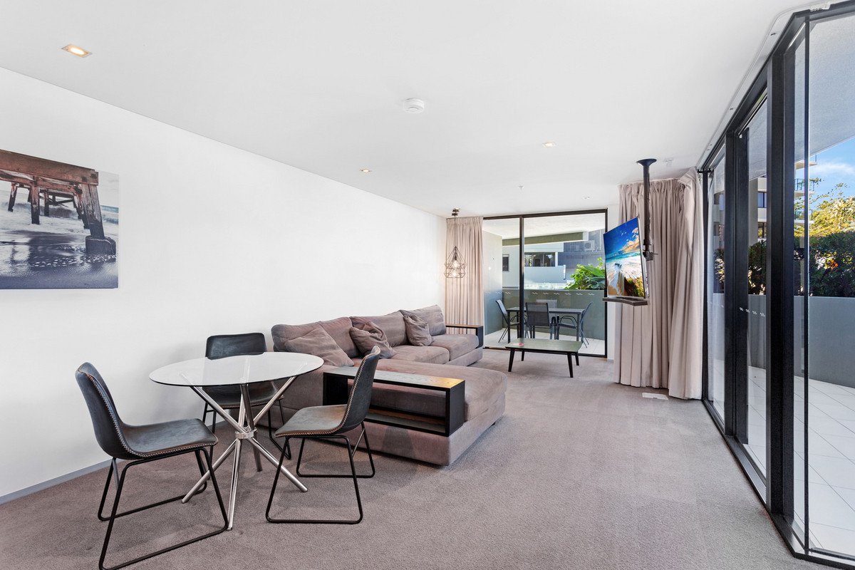 2021/2-14 The Esplanade Burleigh Heads 5