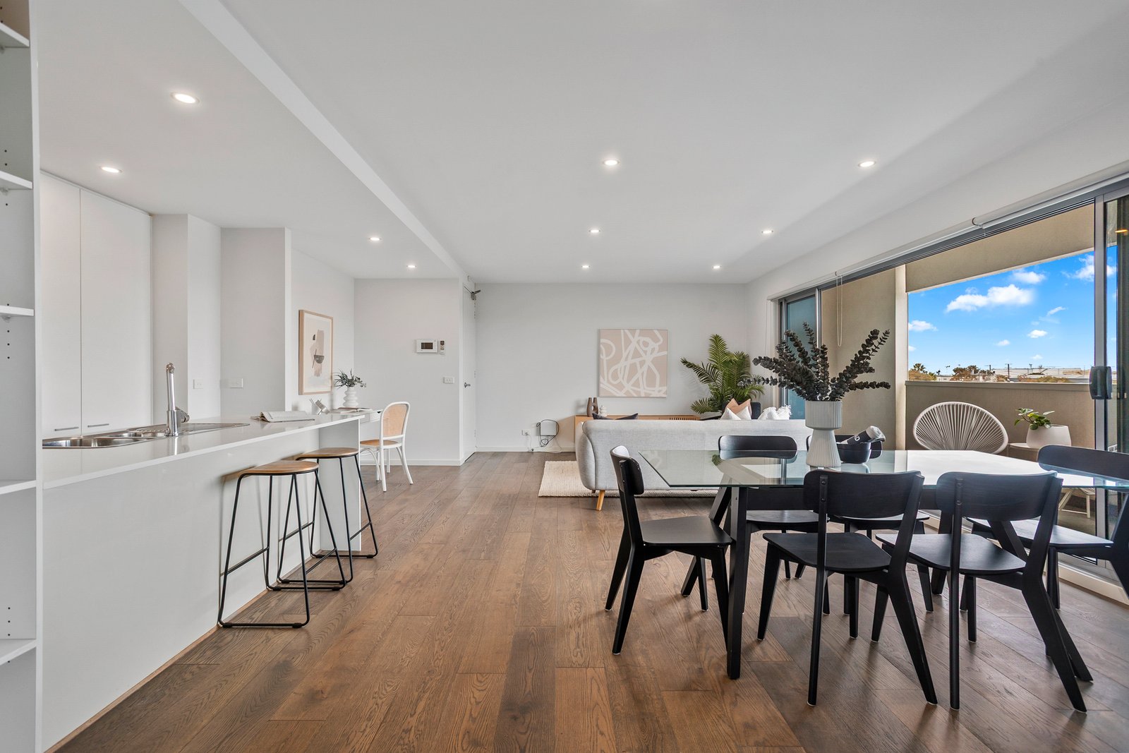 Gallery: 202/141 Stephen Street