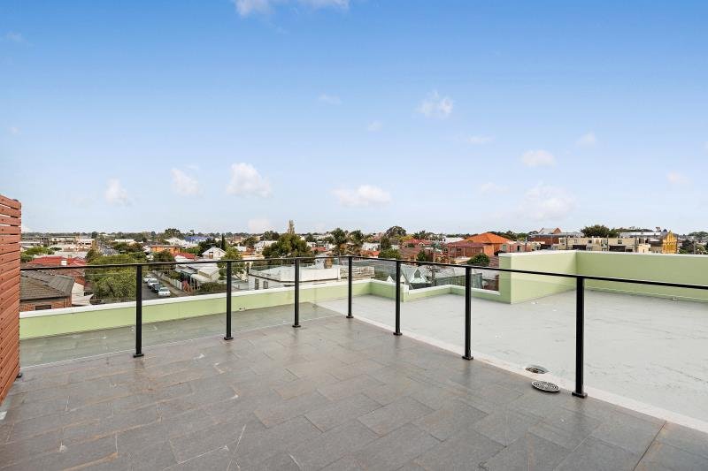 Gallery: 202/141 Stephen Street
