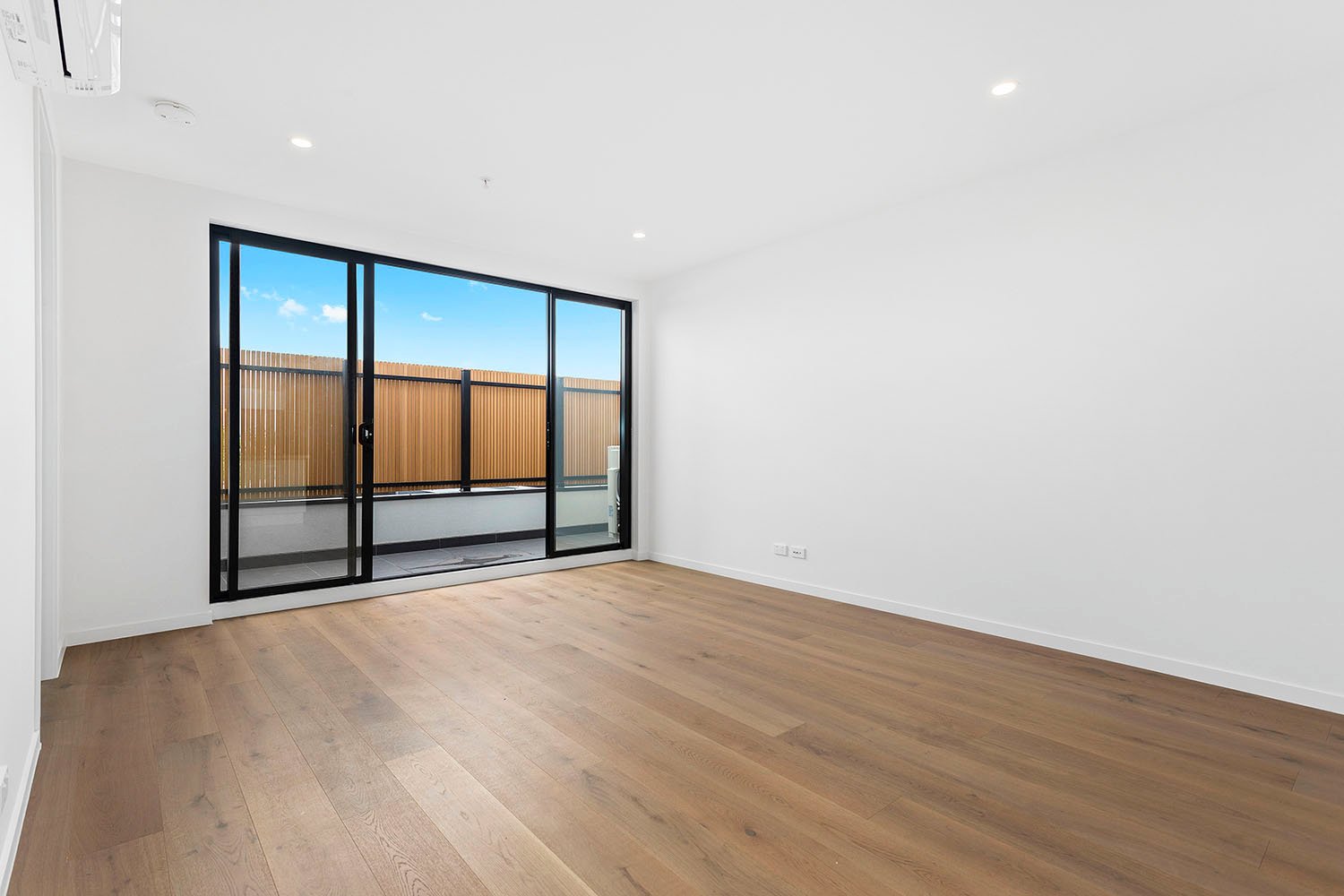 Gallery: 202/15 Bent Street