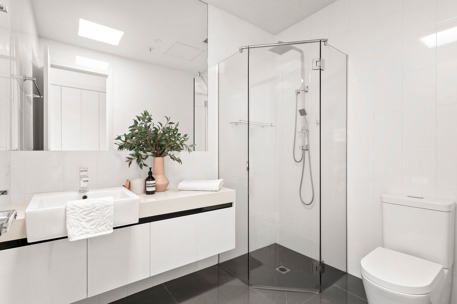 Real Estate and Property in 202/15 Manchester Grove, Glen Huntly, VIC