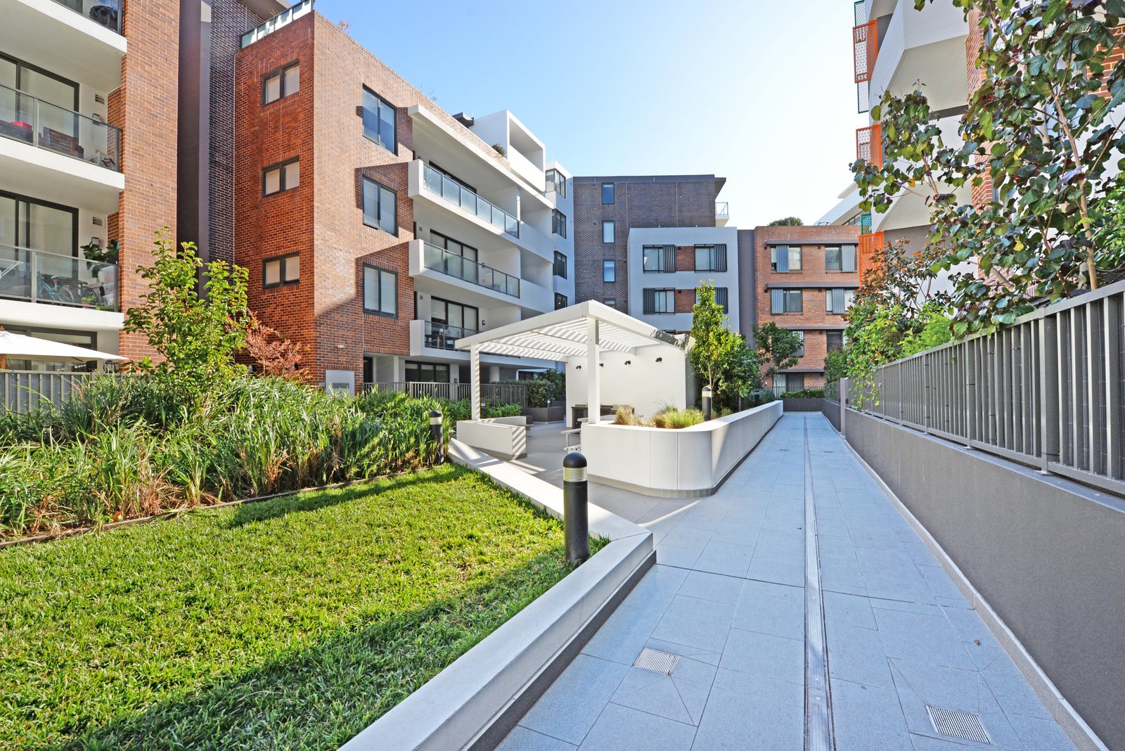 202/18 Pemberton Street BOTANY 9