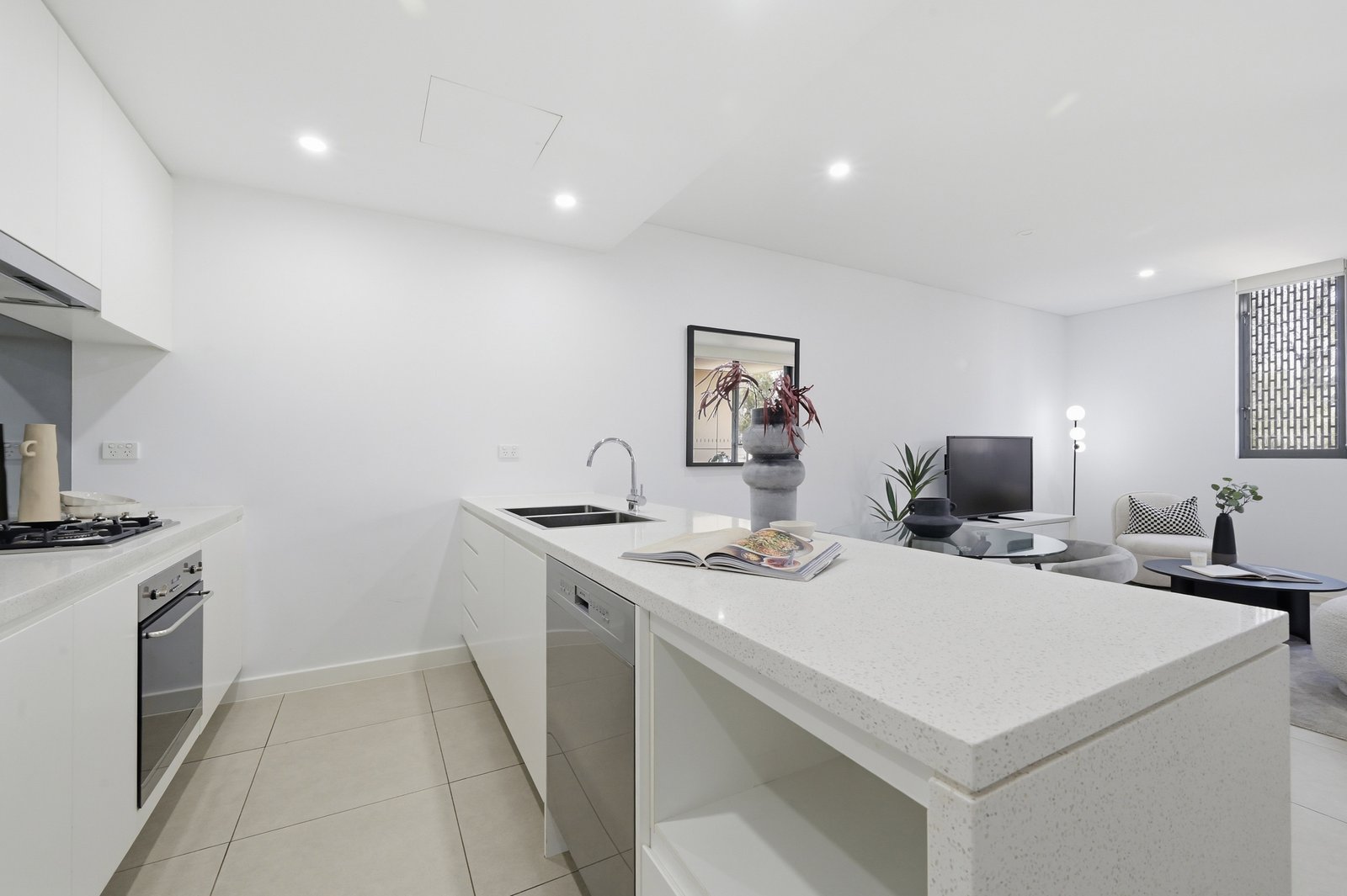 202/18 Pemberton Street BOTANY 4