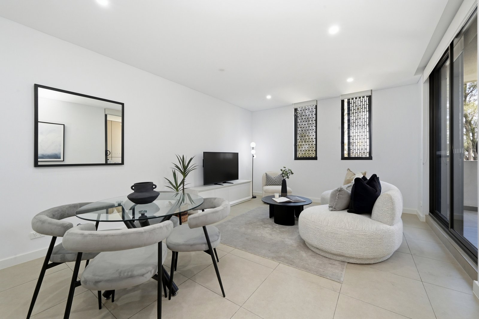 202/18 Pemberton Street BOTANY 3