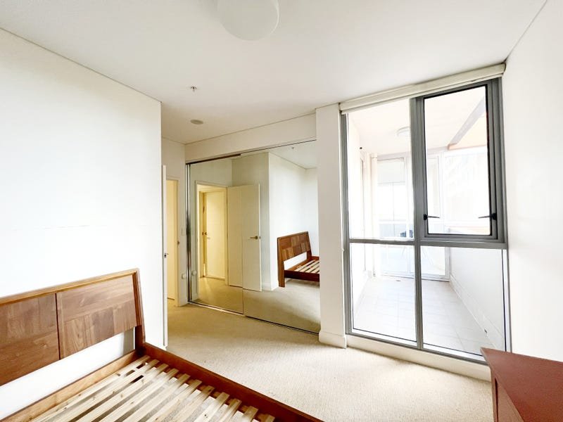 202/2 Jack Brabham Drive HURSTVILLE 3