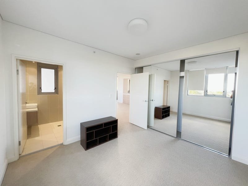 202/2 Jack Brabham Drive HURSTVILLE 2