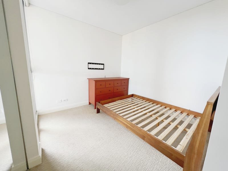 202/2 Jack Brabham Drive HURSTVILLE 4